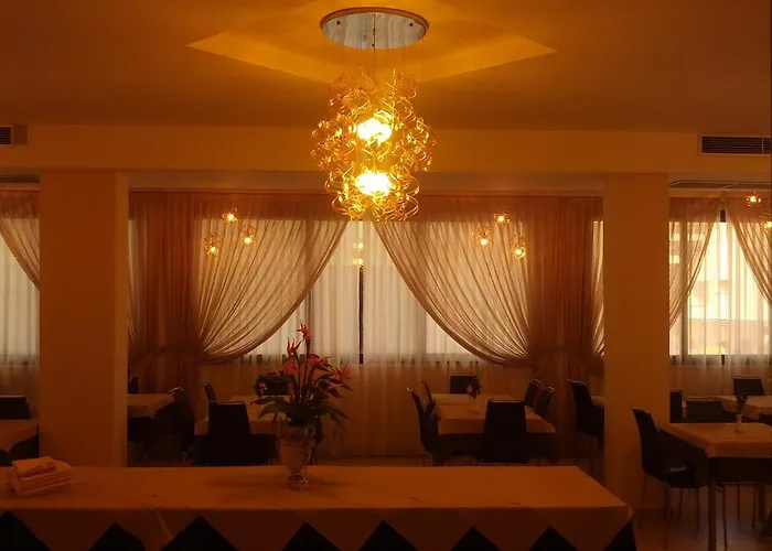 Abel & تْشيزيناتيكو